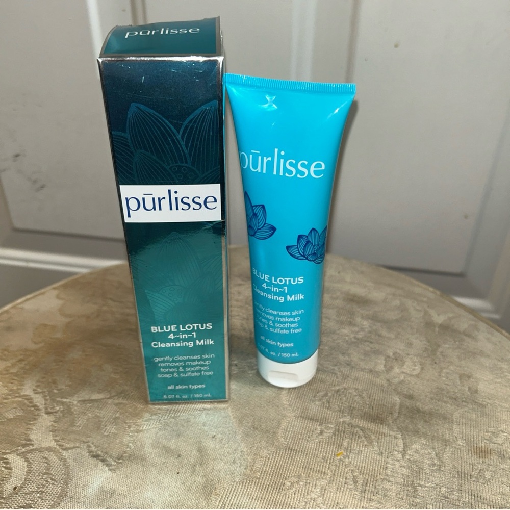 new BLUE LOTUS 4~IN~1 CLEANSING MILK 5.0 fl. oz 150ml
